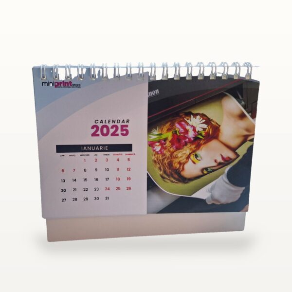 Calendar de birou personalizat, cu spiră și fotografii proprii