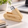 Stick usb din bambus personalizat